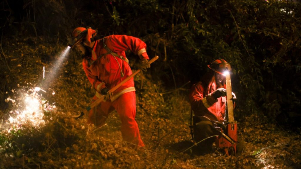 Perché i lavoratori incarcerati svolgono un ruolo chiave nella lotta contro gli incendi della California