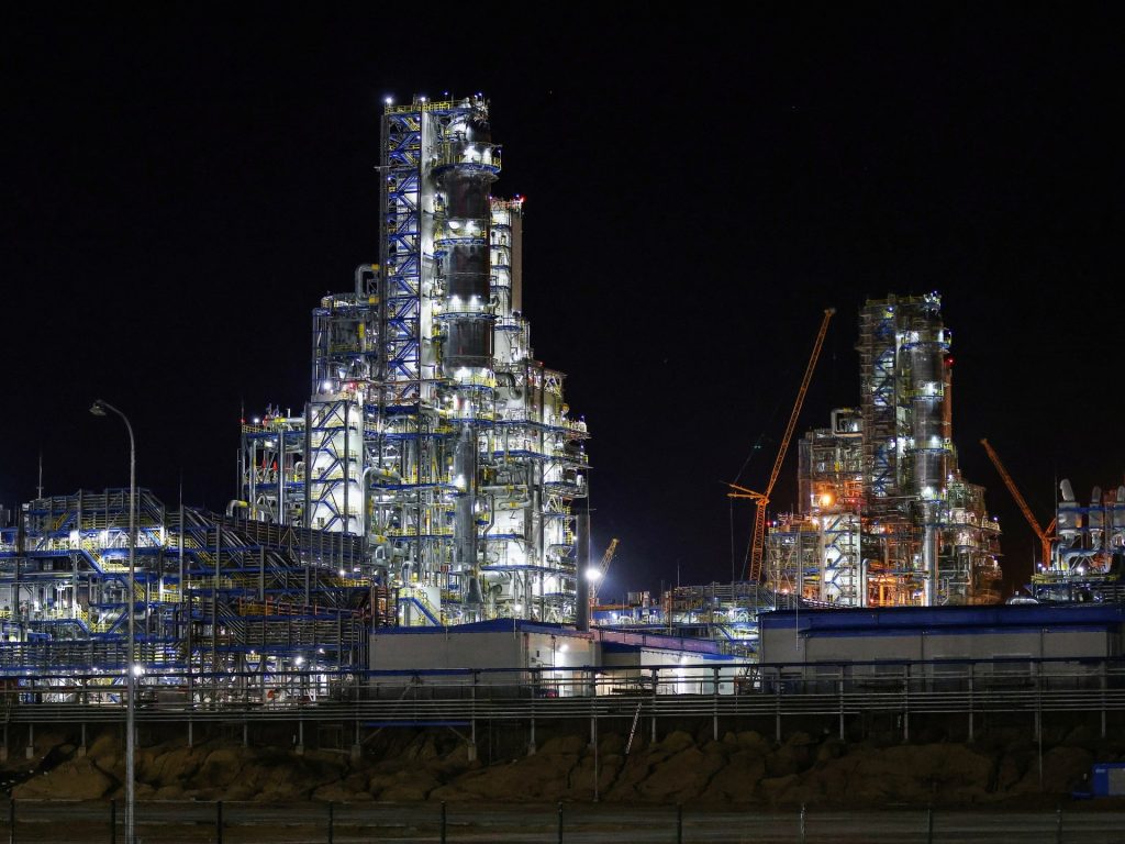 Gli Stati Uniti prendono di mira il settore petrolifero russo con sanzioni “radicali”.