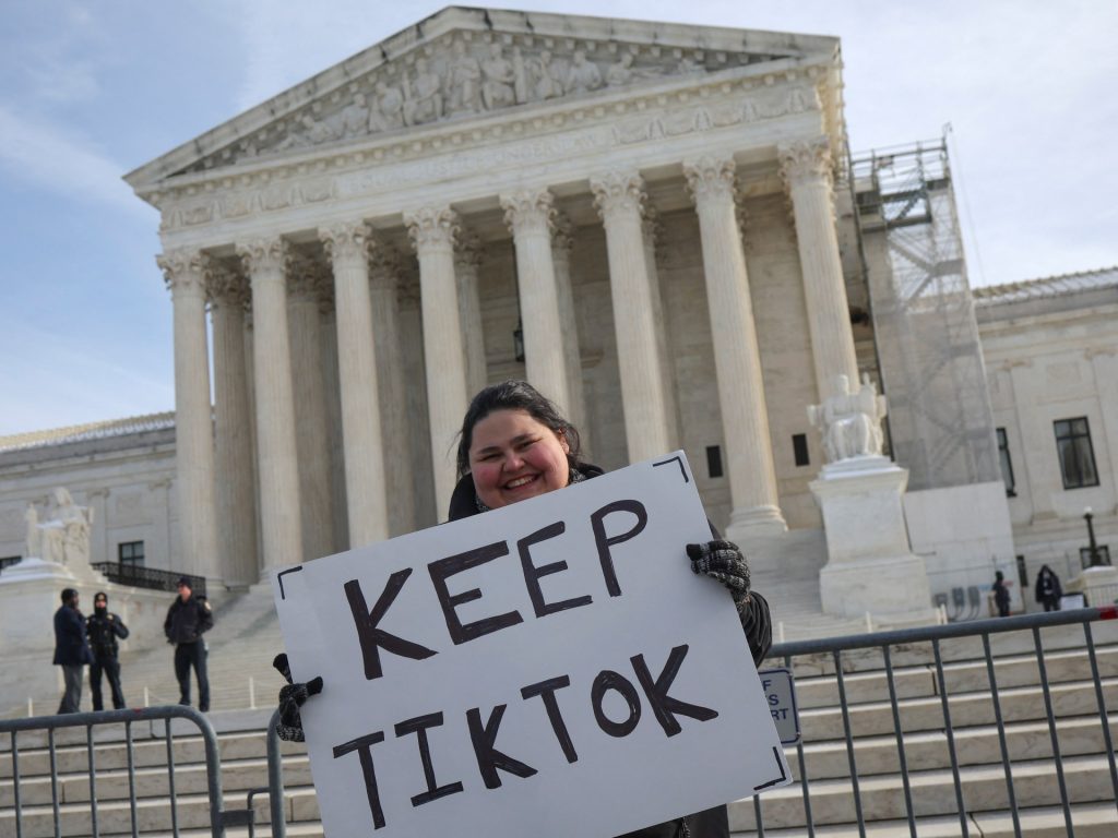La Corte Suprema degli Stati Uniti critica le argomentazioni di TikTok contro l’imminente divieto