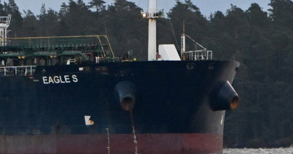 La corte finlandese conferma il sequestro di una petroliera nell'indagine sui cavi sottomarini