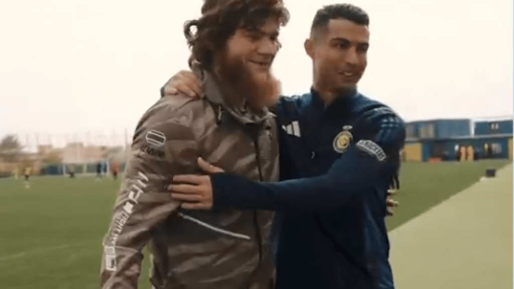 Ronaldo incontra il combattente UFC Magomedov prima dell'evento MMA dell'Arabia Saudita