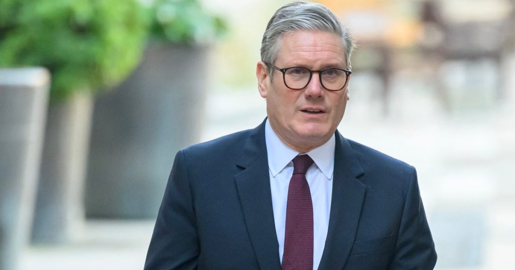 Starmer, nel Regno Unito, pubblicizza il piano per "mettere il turbo" agli standard di vita con l'intelligenza artificiale