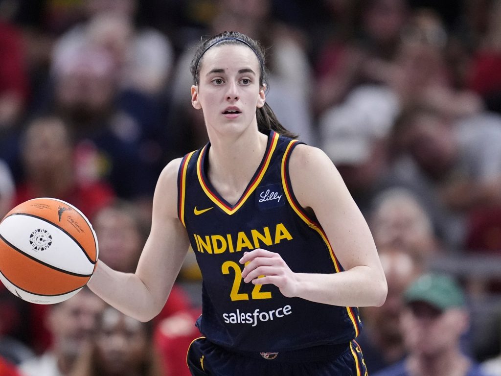 Un uomo americano accusato di aver perseguitato la star della WNBA e Indiana Fever Caitlin Clark