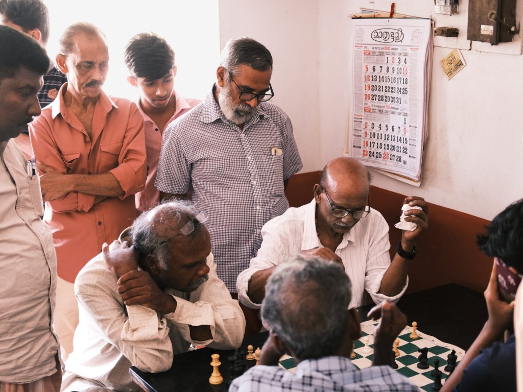'Beautiful Board': come gli scacchi hanno salvato un villaggio indiano dall'alcol, il gioco d'azzardo