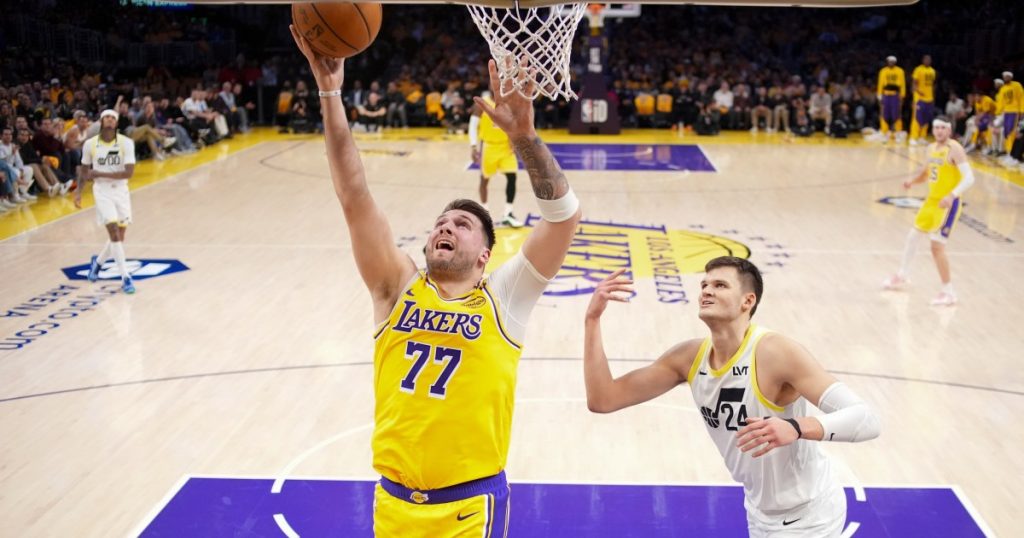 Luka Doncic fa il debutto di La Lakers con la vittoria contro lo Utah Jazz