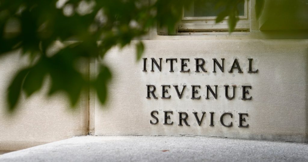 DOGE di Elon Musk cerca l'accesso ai dati dei contribuenti statunitensi, suscitando paure della privacy