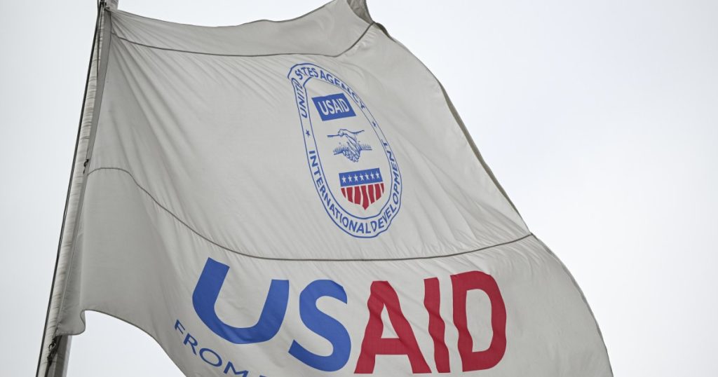 USA che tagliano i budget per gli aiuti esteri di oltre il 90%, afferma Trump Administration