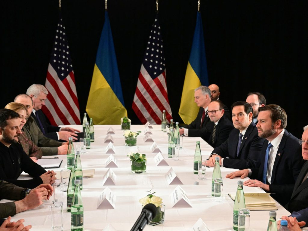 Zelenskyy dell'Ucraina chiede il sostegno dell'Europa USA unita contro la Russia