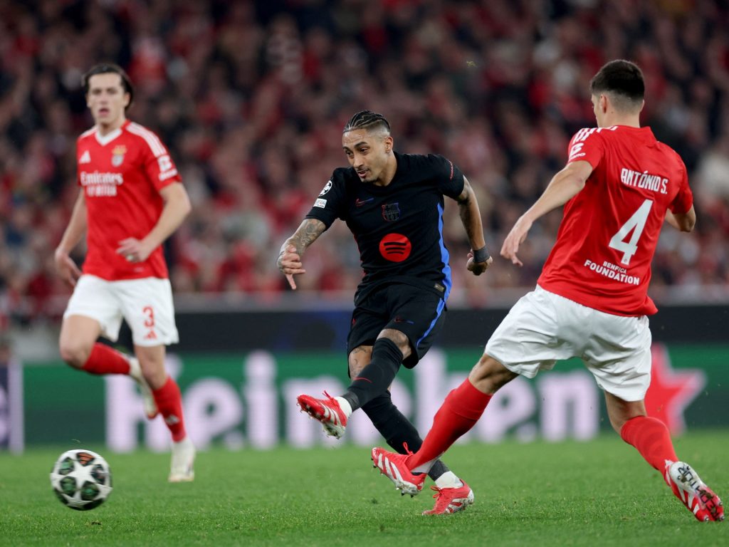 Raphinha dà la vittoria per 1-0 di 10 uomini sul Benfica in Champions League