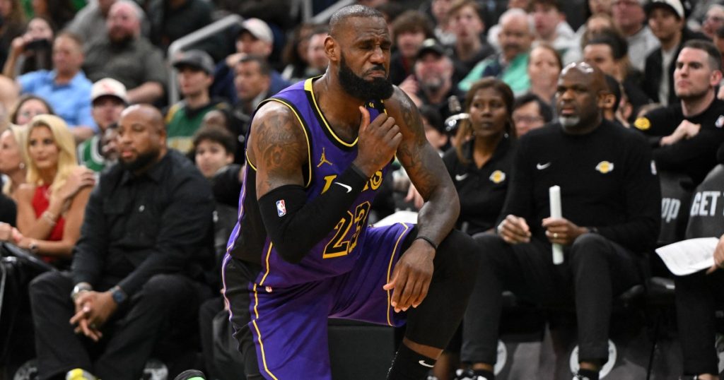 LeBron James esce con un infortunio nella perdita di Lakers ai Celtics