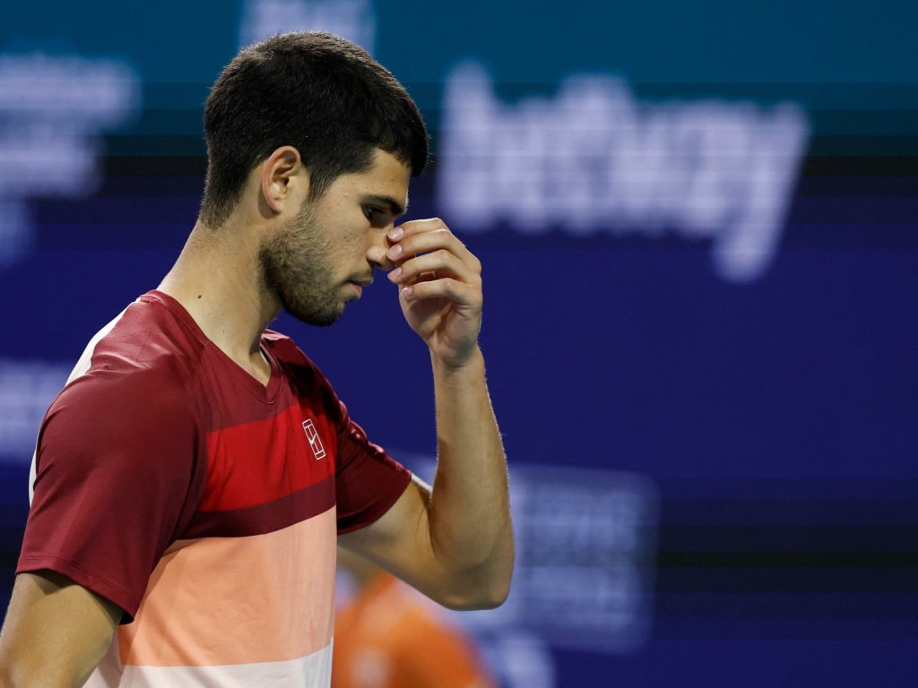 Alcaraz "non si sente bene" mentre si schianta da Miami Open