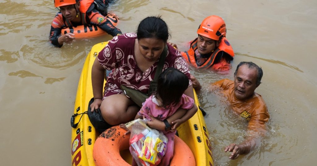 L'Indonesia usa il seme di nuvole per fermare forti piogge mentre le inondazioni colpiscono Jakarta | Notizie inondate