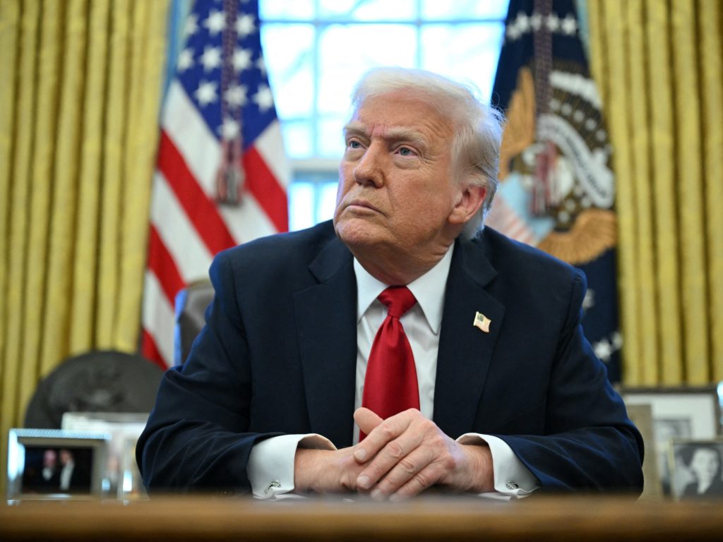 Trump dice che sarà "gentile" sulle tariffe tra le montagne russe per le scorte globali