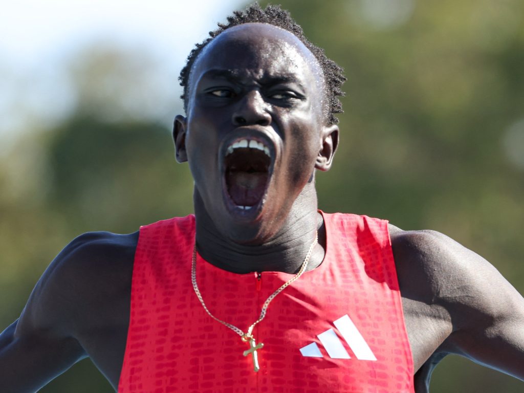 La gotta adolescente da record rompe la barriera di 20 secondi in 200 m di vittoria