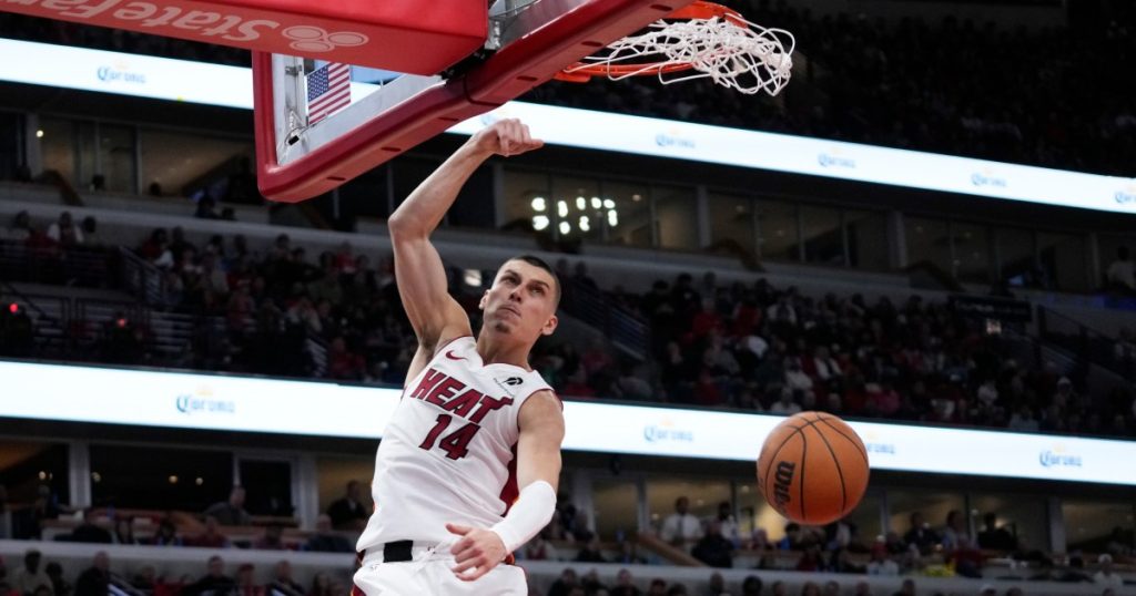 Herro, tori di calore di calore per avanzare nel play-in NBA, Mavericks ha sconvolto i re