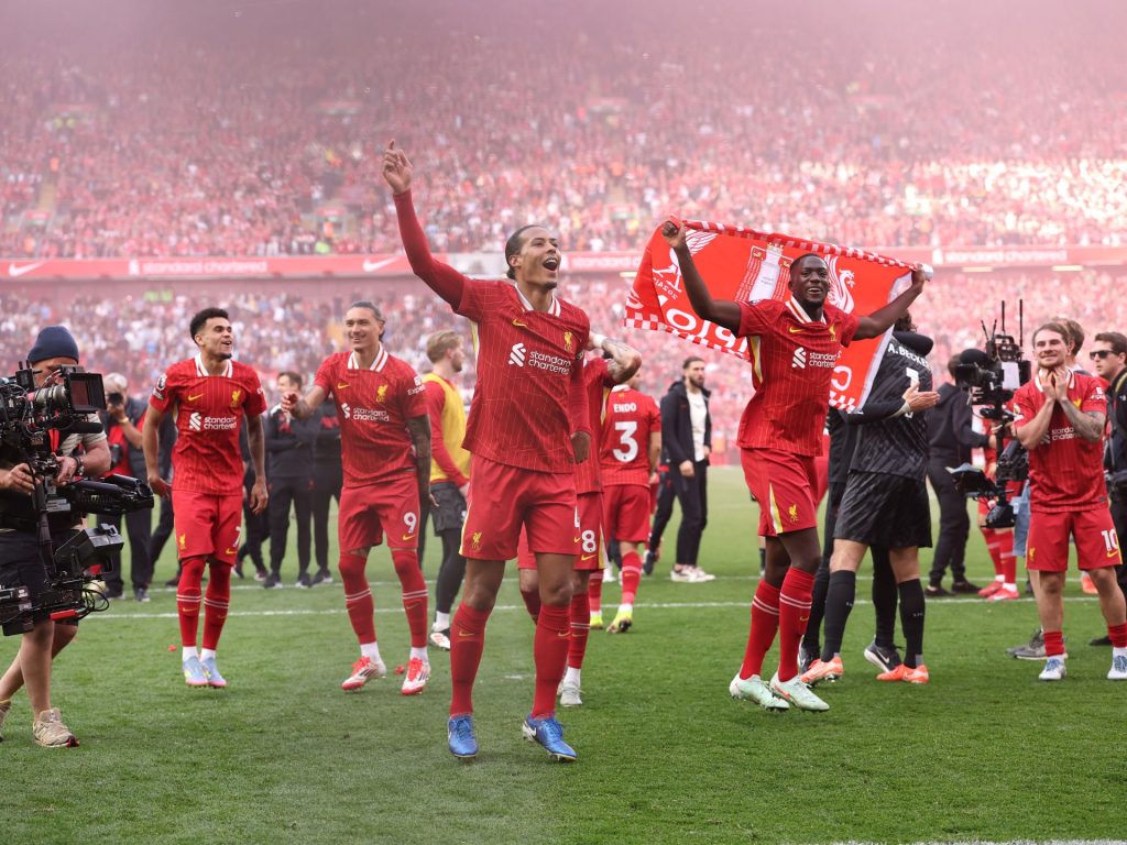 Liverpool Net Record-Igaling 20th Premier League Titolo di Thrashing Spurs