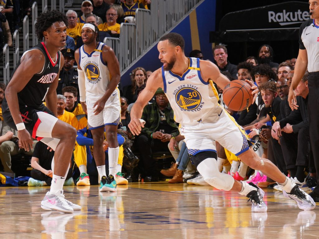 Curry, Warriors sconfigge i razzi nel Game 3 con Butler ferito a margine