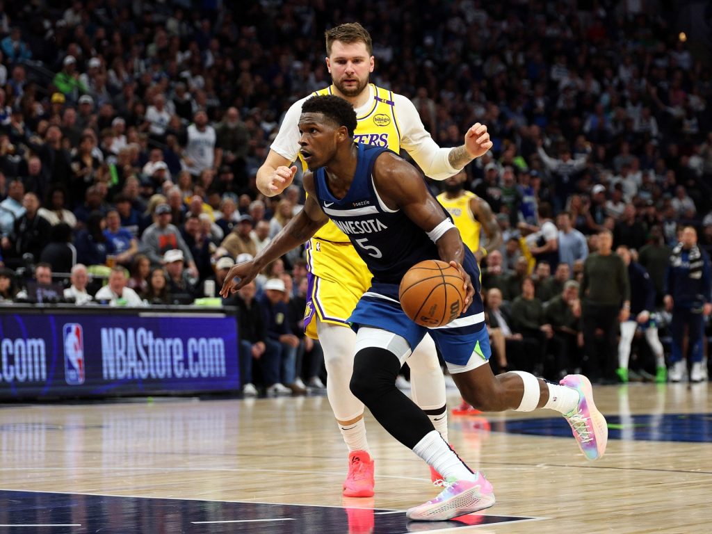 LeBron, i Lakers perdono a Timberwolves nel gioco 3 dei playoff