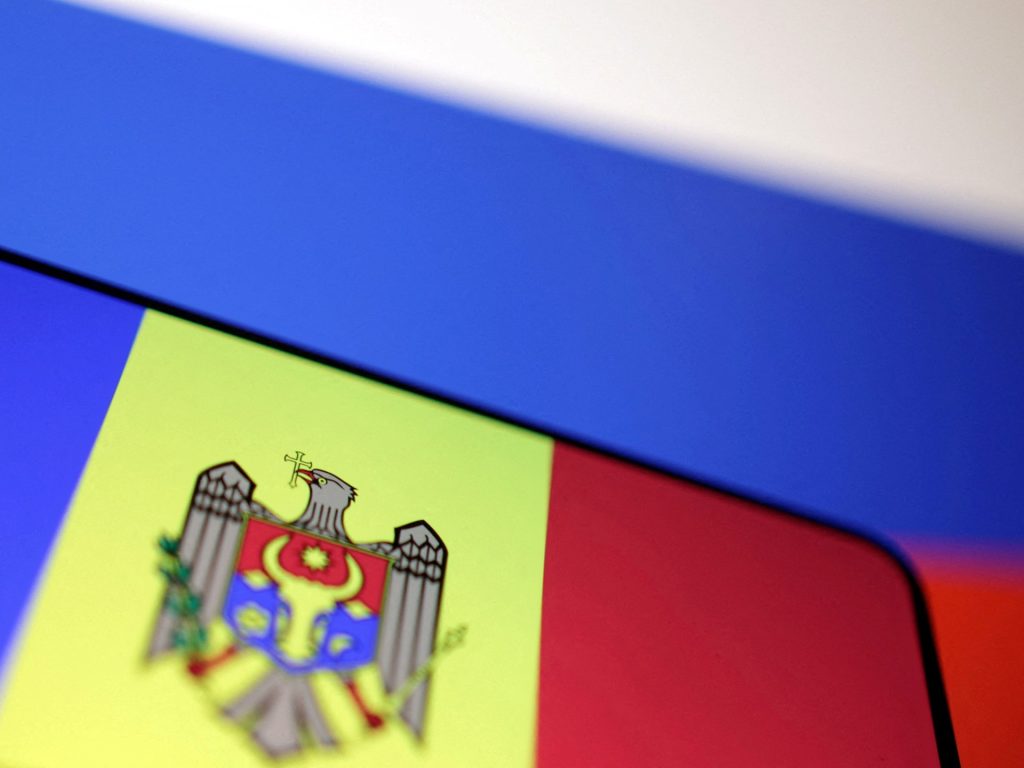 La Moldavia espelle tre diplomatici russi, Mosca promette di vendicarsi