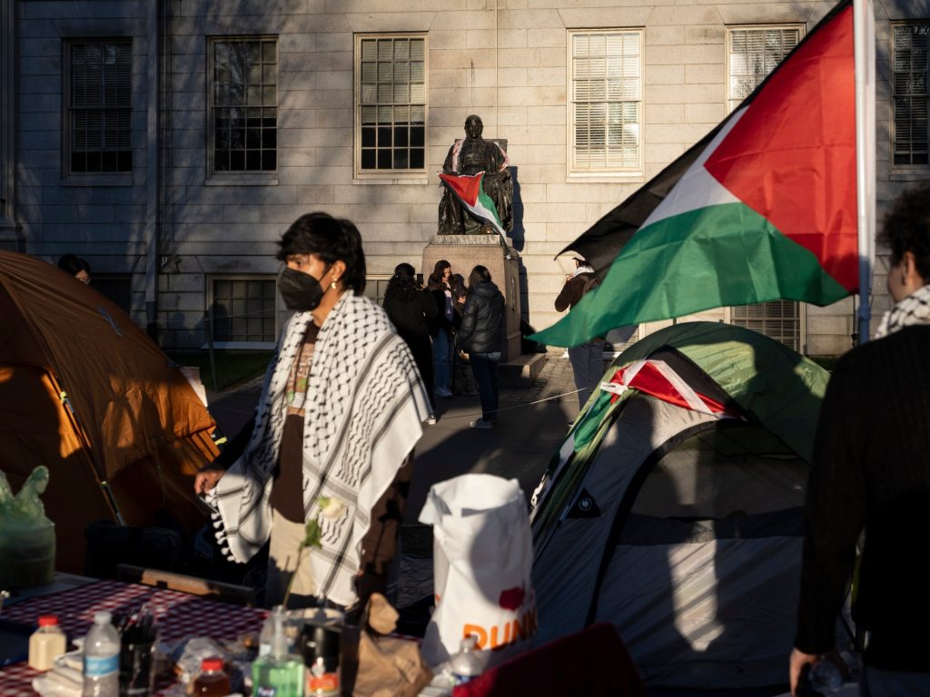 L'amministrazione Trump esamina miliardi di contratti e sovvenzioni di Harvard