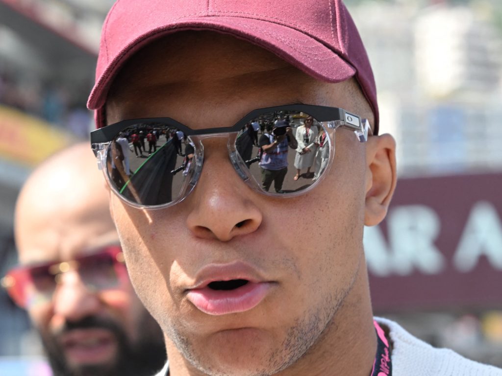 Kylian Mbappe vince per la prima volta il premio per la scarpa d'oro europea