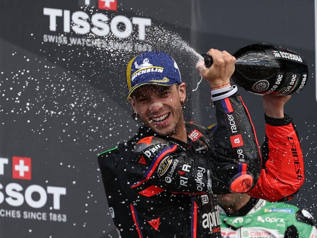 British MotoGP: Bezzecchi vince dopo Quatararo Fail, Red Flag Drama
