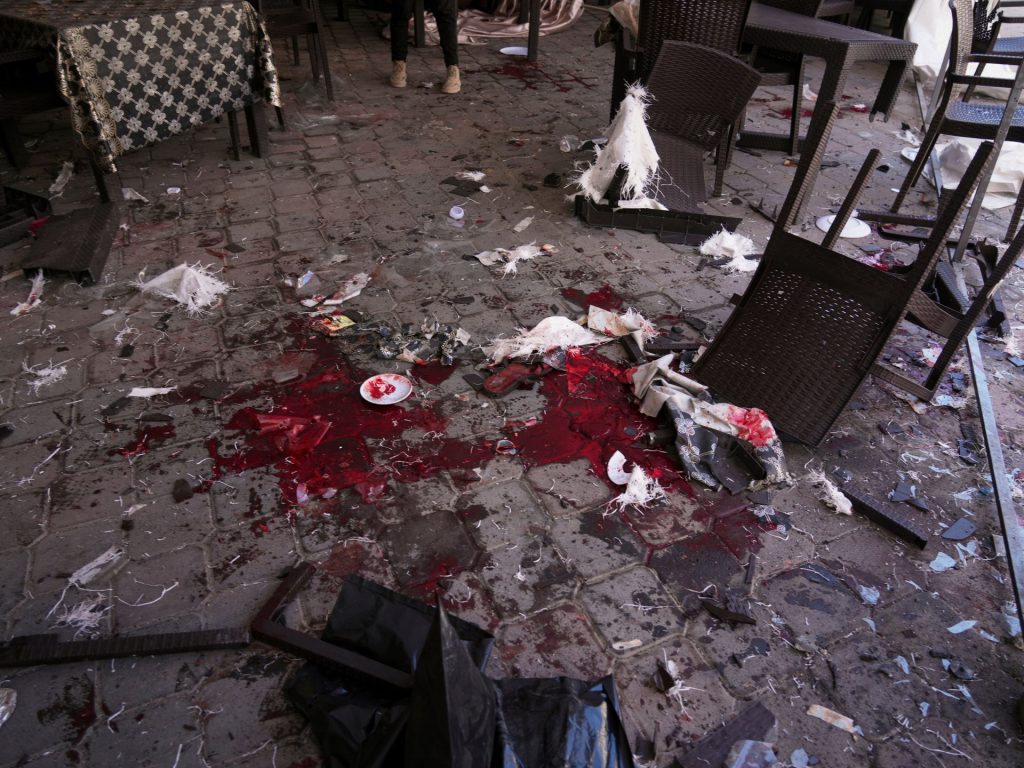 A Gaza, vendere o servire cibo può farti uccidere