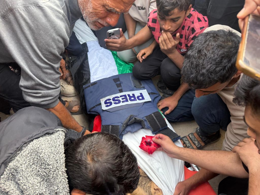 I giornalisti stranieri non devono abbandonare i loro colleghi palestinesi a Gaza