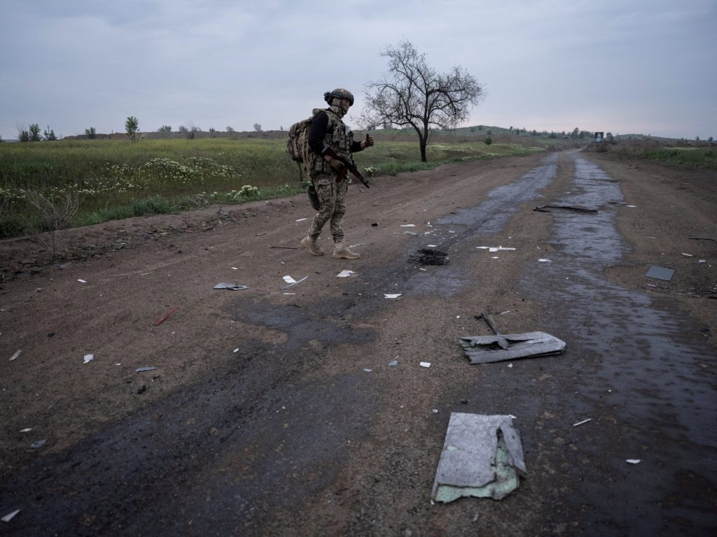 L'Ucraina afferma che la Russia lancia un raffica di droni tra le richieste di tregua, i colloqui