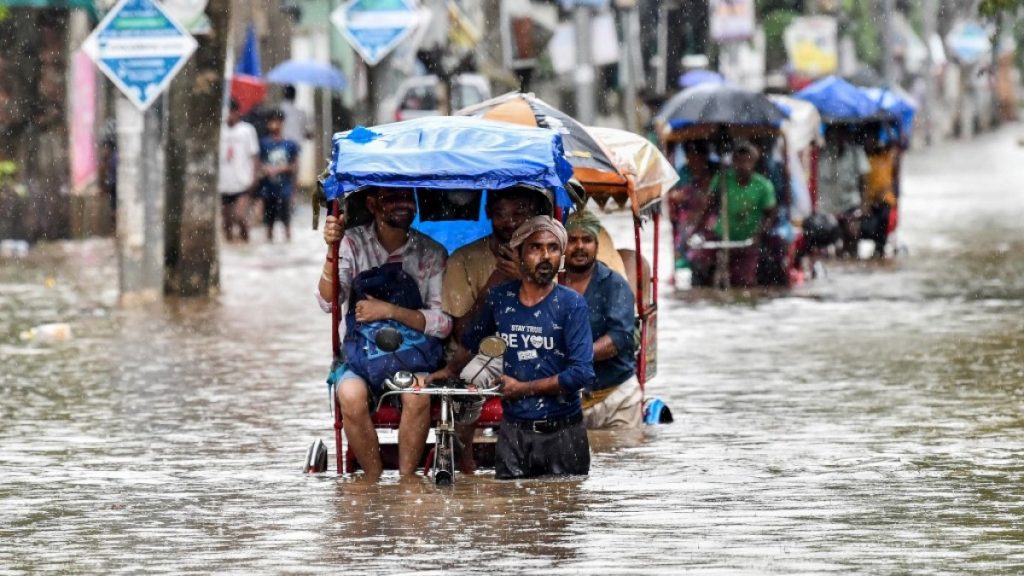 Almeno 30 uccisi nel nord -est dell'India mentre le piogge innescano inondazioni, frane