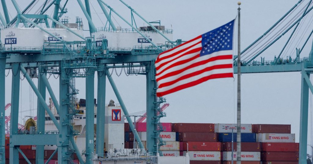 Un CEO di Port ha fatto una panoramica delle tariffe di Trump. Poi la moglie di un inviato cinese ha elogiato
