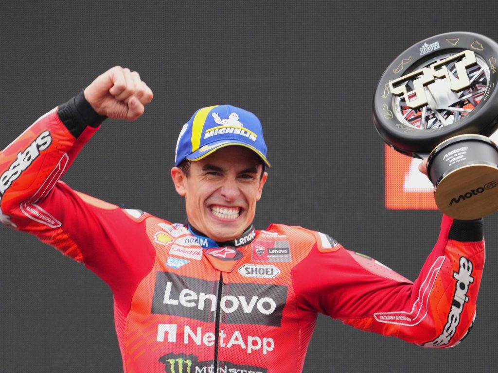Marc Marquez vince il MotoGP olandese da Marco Bezzecchi ad Assen