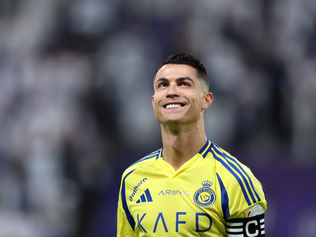 Cristiano Ronaldo preferisce riposare sulla Coppa del Mondo del Club FIFA