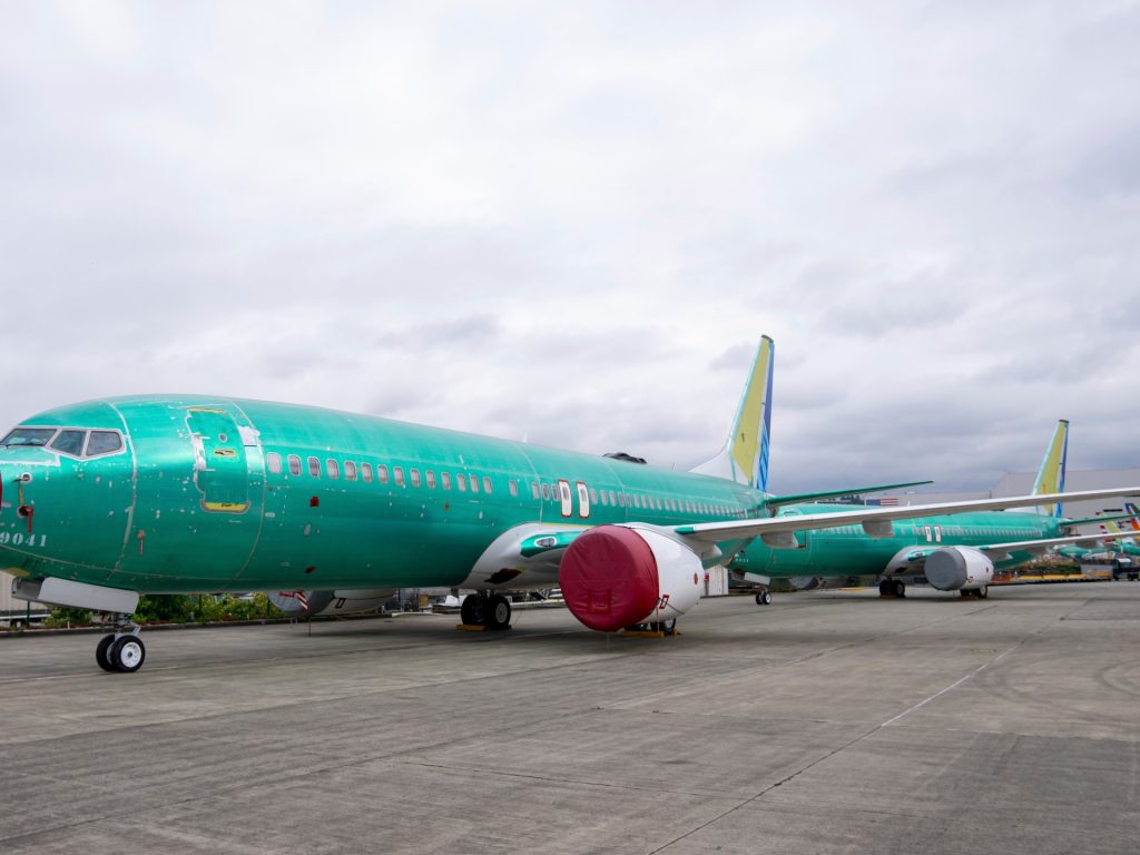 Gli ordini di fabbrica statunitensi crollano ad aprile mentre la spesa in anticipo tariffario