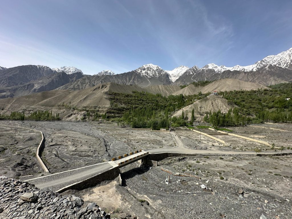 Il Pakistan sbatte il clima "ingiustizia" mentre le inondazioni mortali colpiscono di nuovo il paese