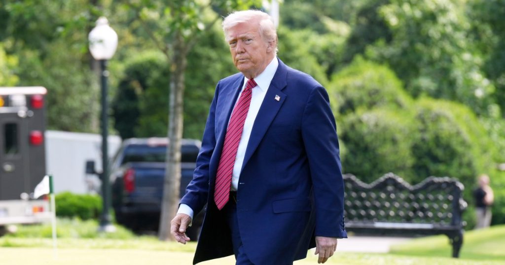 La corte d'appello federale ripristina temporaneamente le tariffe di Trump