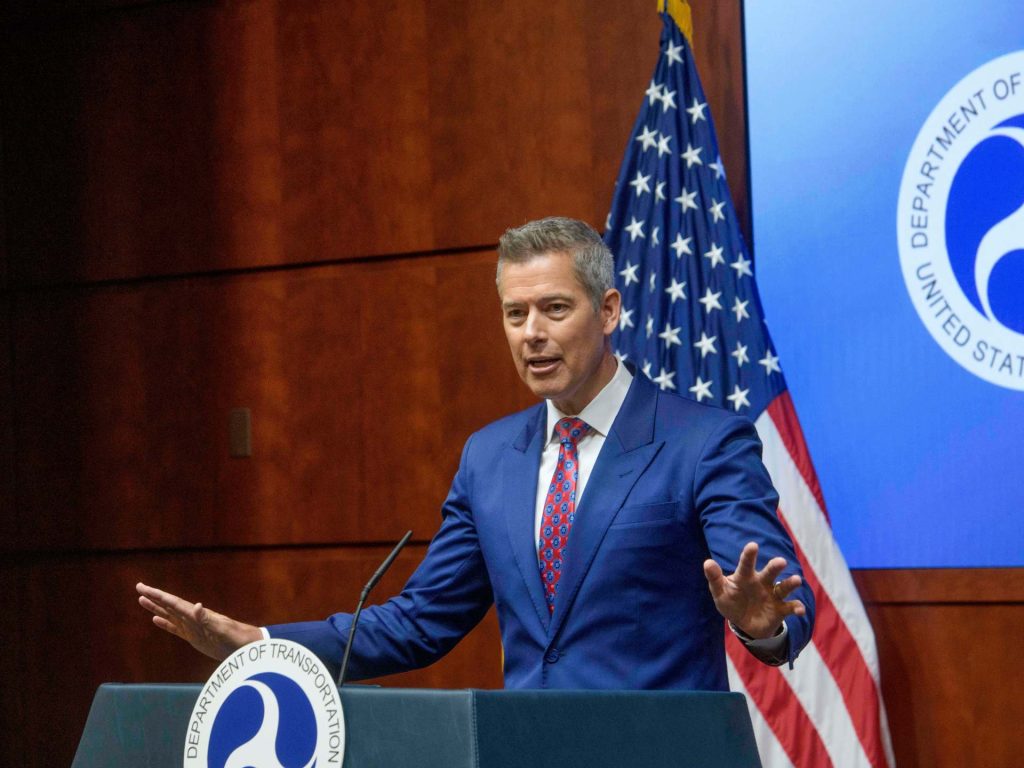 US Dot afferma che le regole di economia dei carburante di Biden hanno superato l'autorità legale