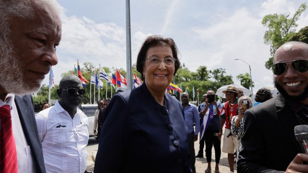 Suriname elegge il primo presidente femminile tra incertezza economica