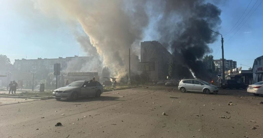 Almeno due uccisi in "orribile" attacco russo alla Dobropillia dell'Ucraina