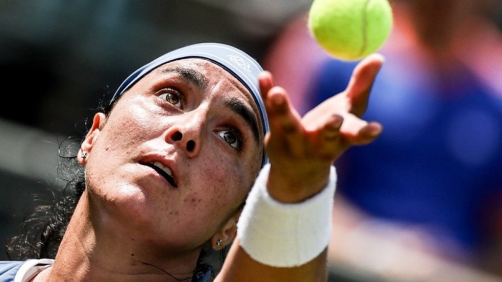 Ons Jabuer fa una pausa di tennis per "riscoprire la gioia della vita"