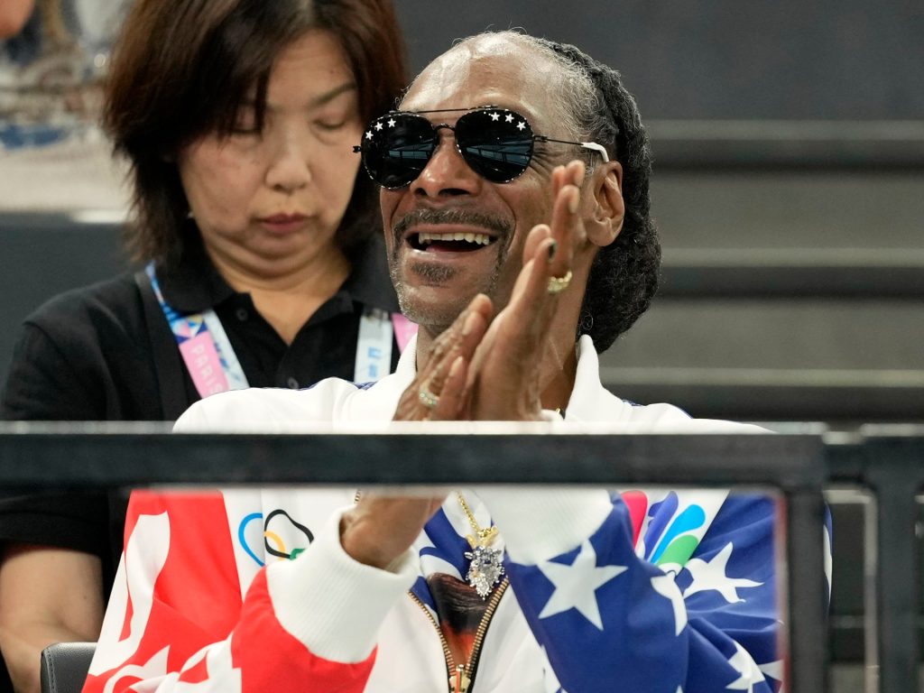 Snoop Dogg diventa comproprietario di Swansea City in rivalità con Wrexham