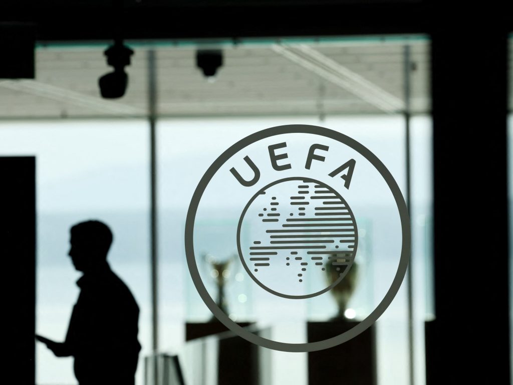 Chelsea e Barcellona multato da UEFA per violazioni delle regole finanziarie