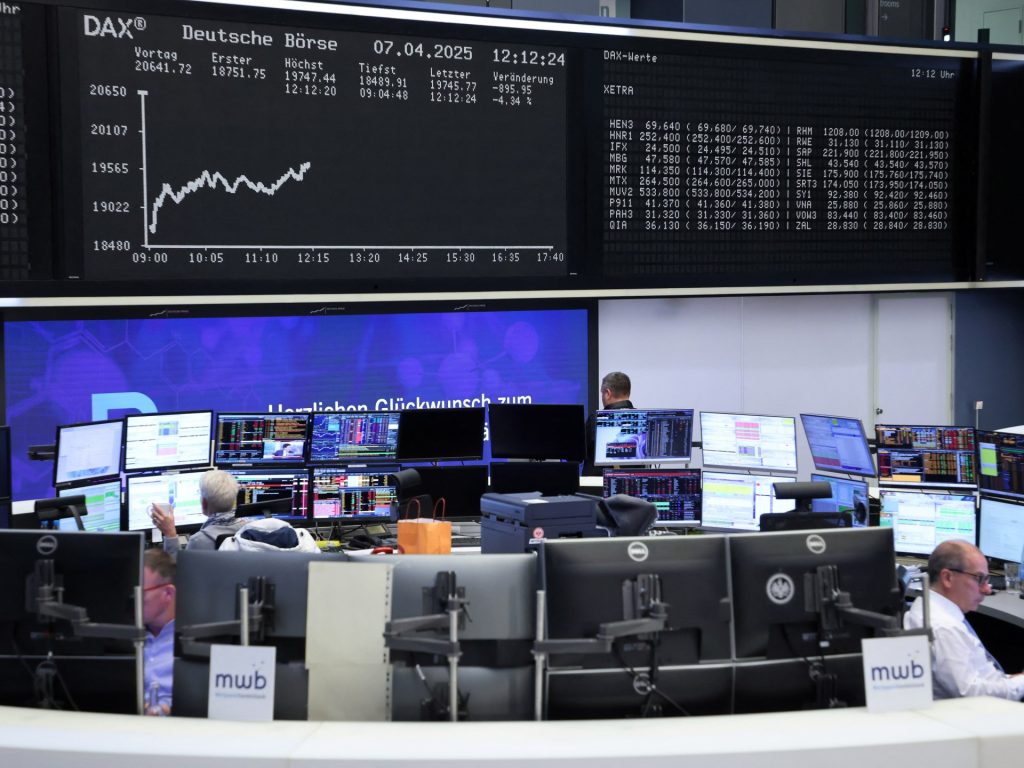 I mercati azionari dell'Europa cadono tra le minacce tariffarie di Trump contro l'UE, in Messico