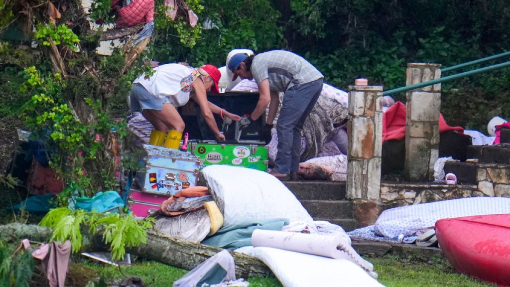 Il bilancio delle vittime dalle inondazioni del Texas sale a 82, decine ancora mancanti