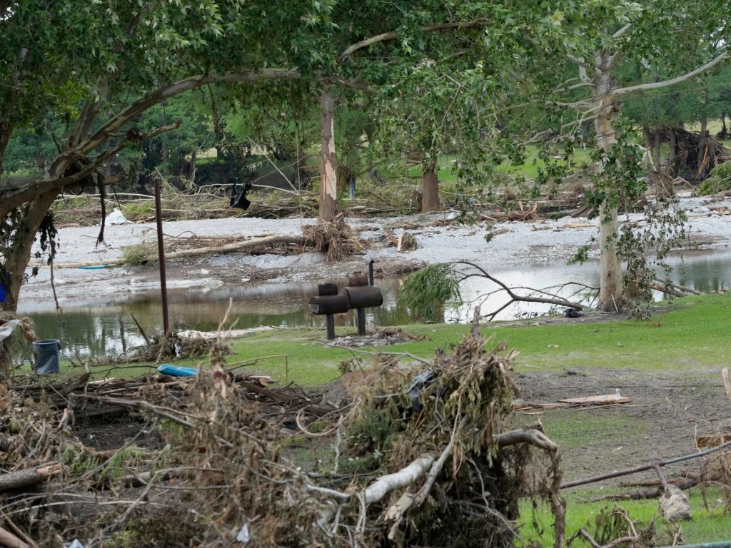 Mentre le acque alluvionali del Texas si ritirano, i legislatori affrontano la preparazione alle emergenze