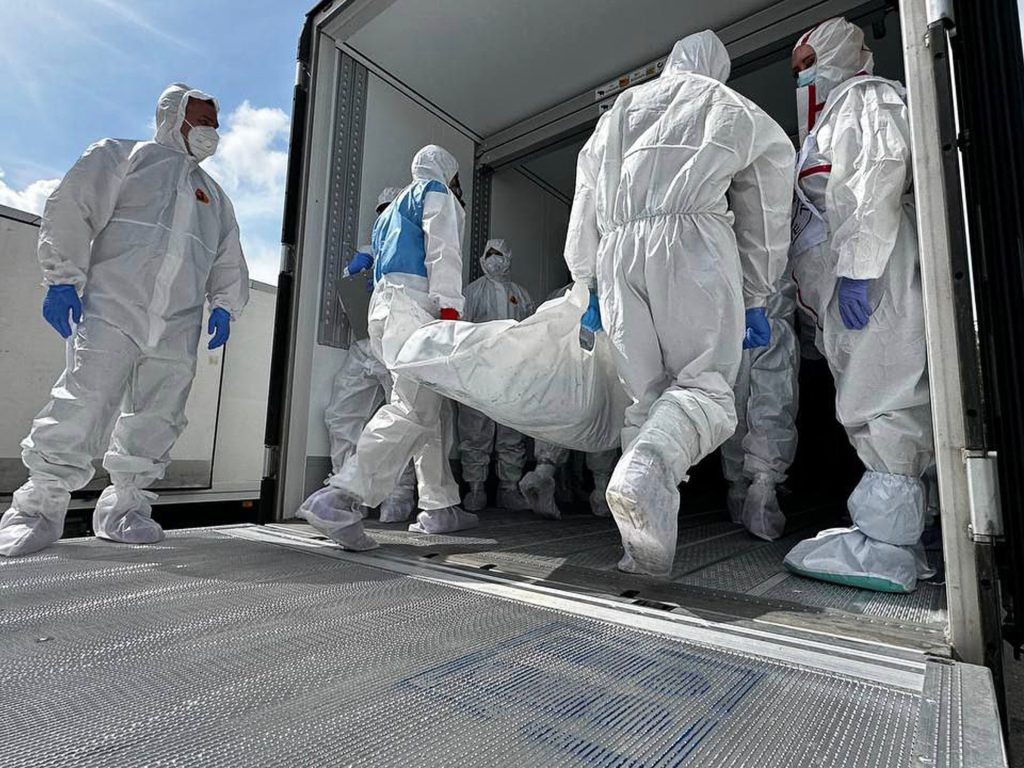 Russia, Ucraina Scambia più corpi di guerra morti, afferma il Cremlino