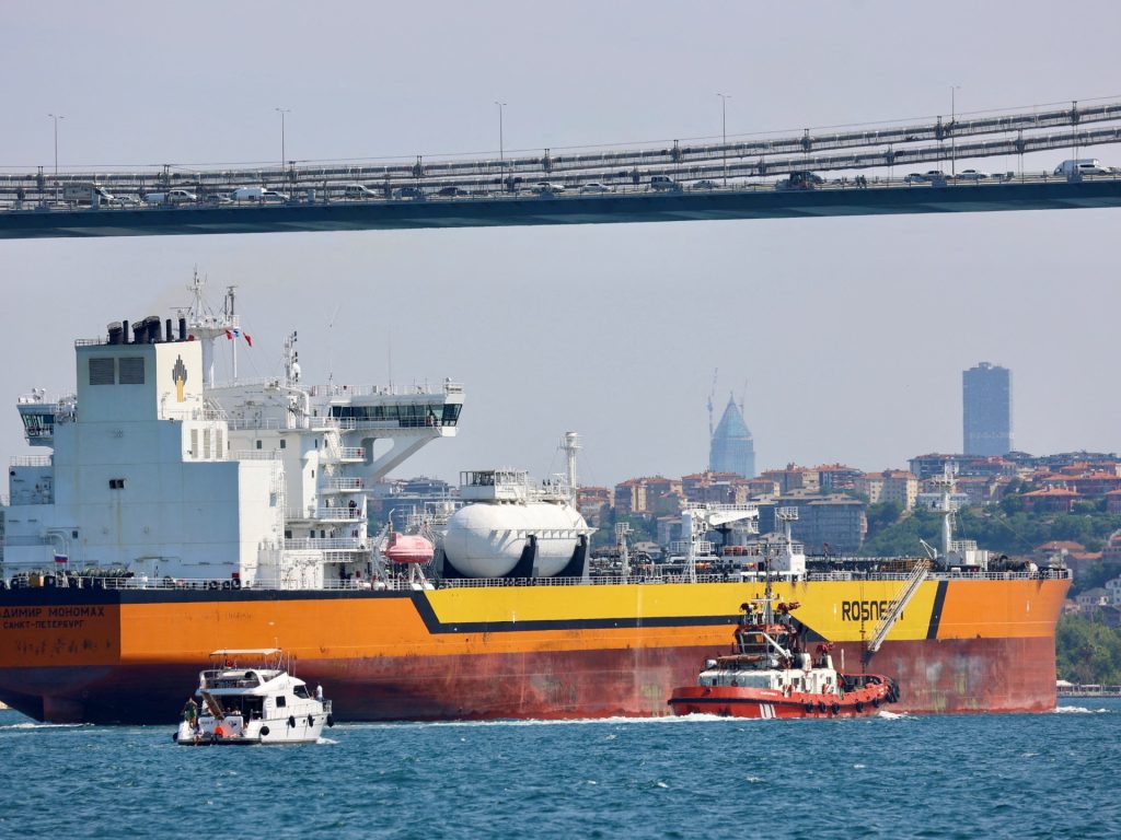 L'acquisto dell'India di petrolio russo deve fermarsi, afferma il consulente commerciale degli Stati Uniti