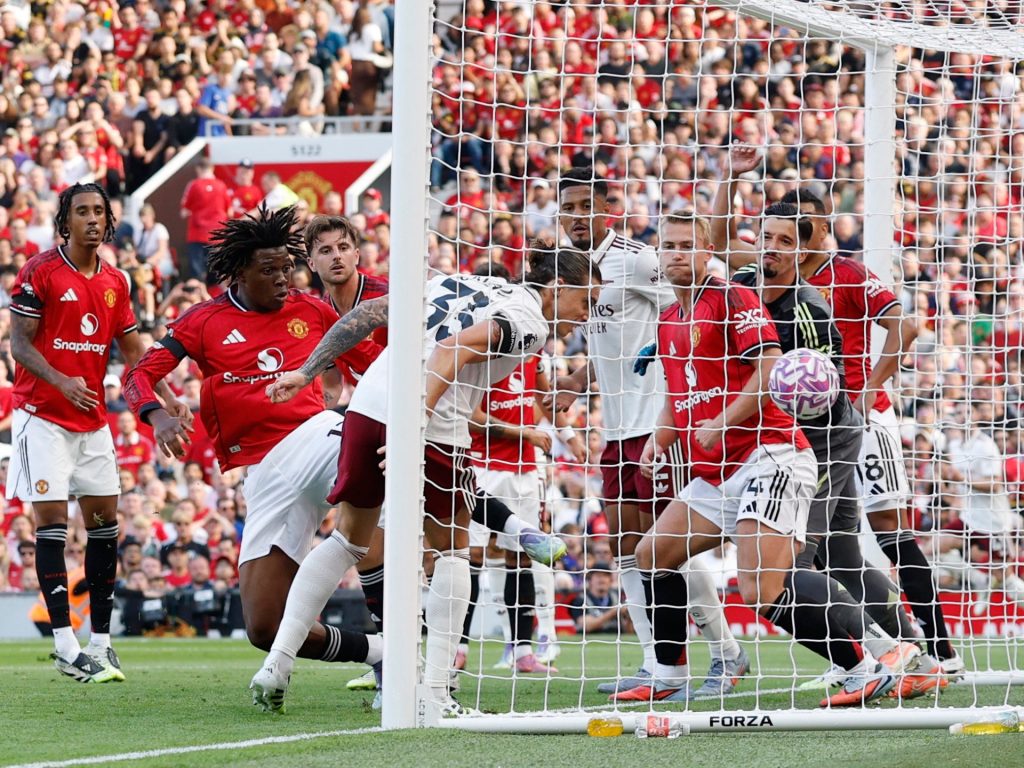Arsenal sconfitta il Manchester United in Premier League Apri