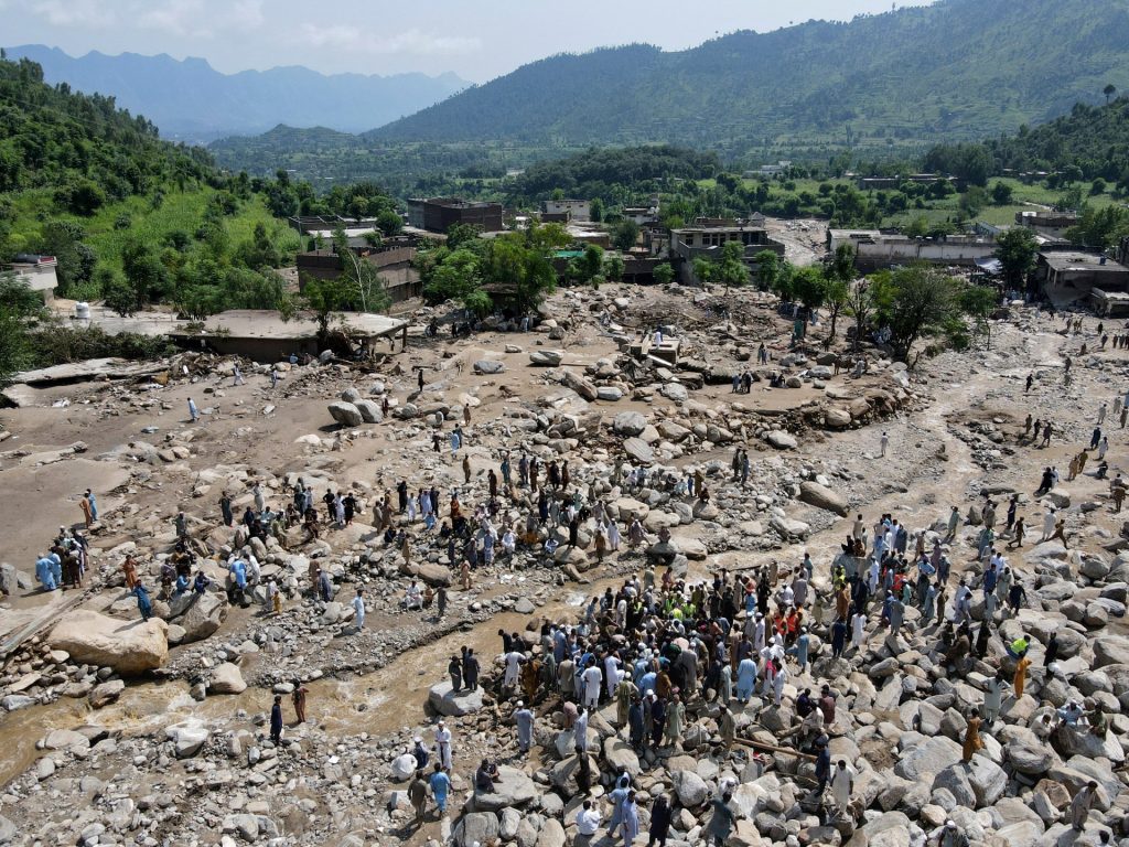 Inondazioni e nuvole del Pakistan visualizzati in mappe e immagini satellitari