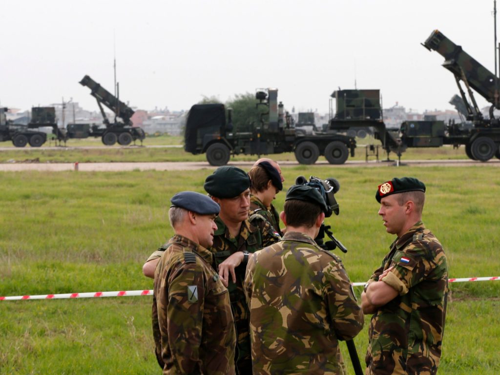 Paesi Bassi che inviano 300 truppe, Patriot Missile Systems in Polonia